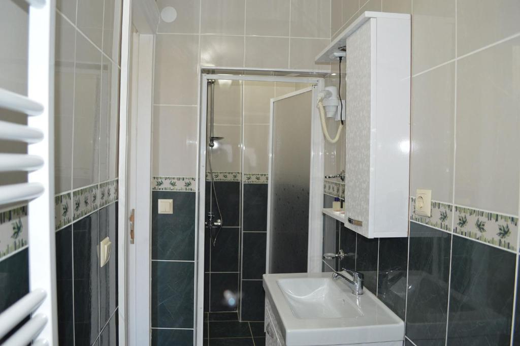 Kardesler Apart Apartment Istanbul Room photo